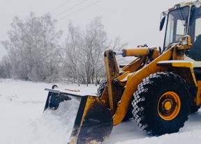 В Мценском районе дорожные службы устраняют последствия снегопада